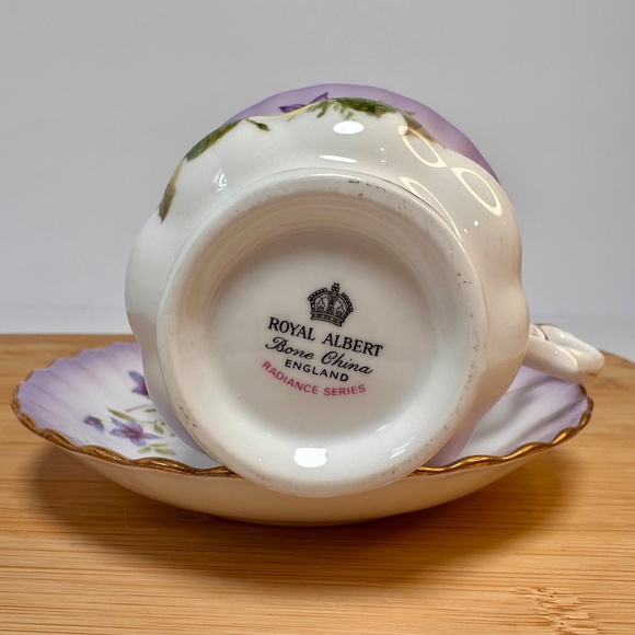 Royal Albert “Radiance Series” Violet & Primrose Teacup & Saucer Set 🌸 - Picture 6 of 8